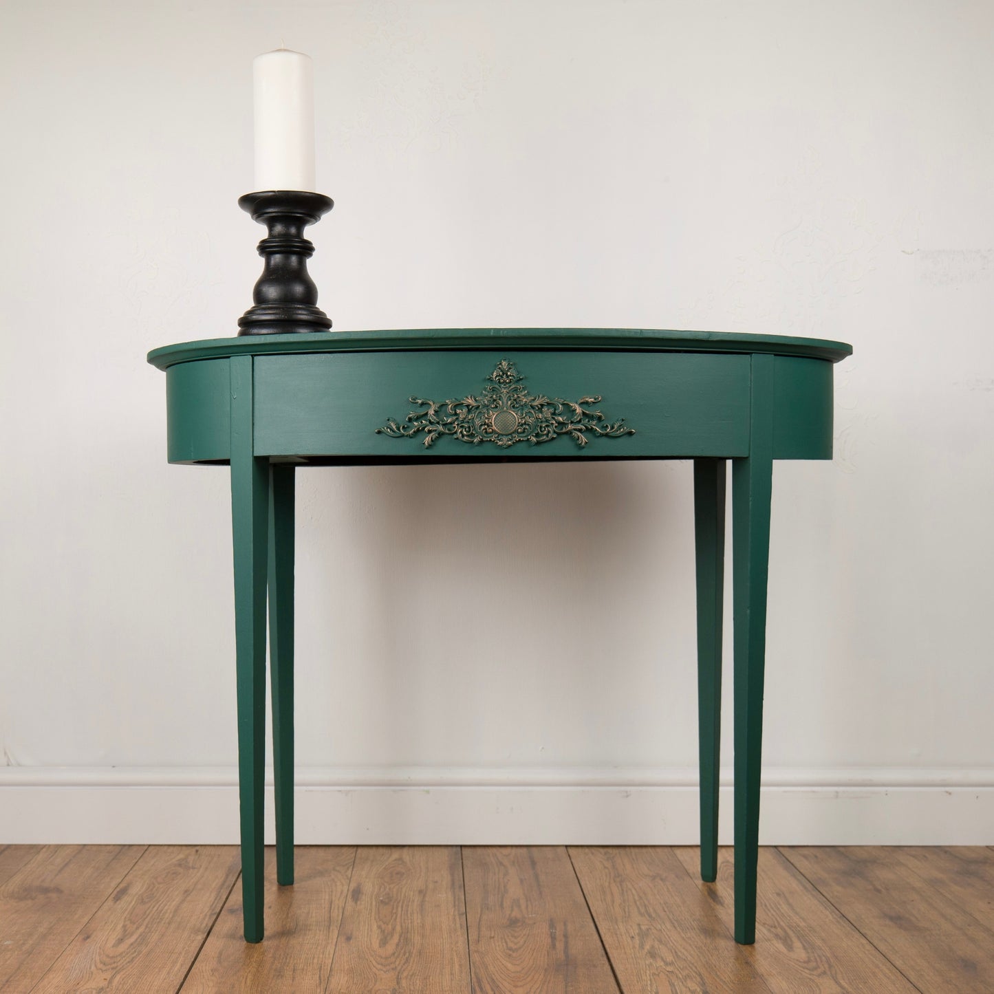 Vintage Green & Copper Oval Table – Upcycled in Botanical Elegance