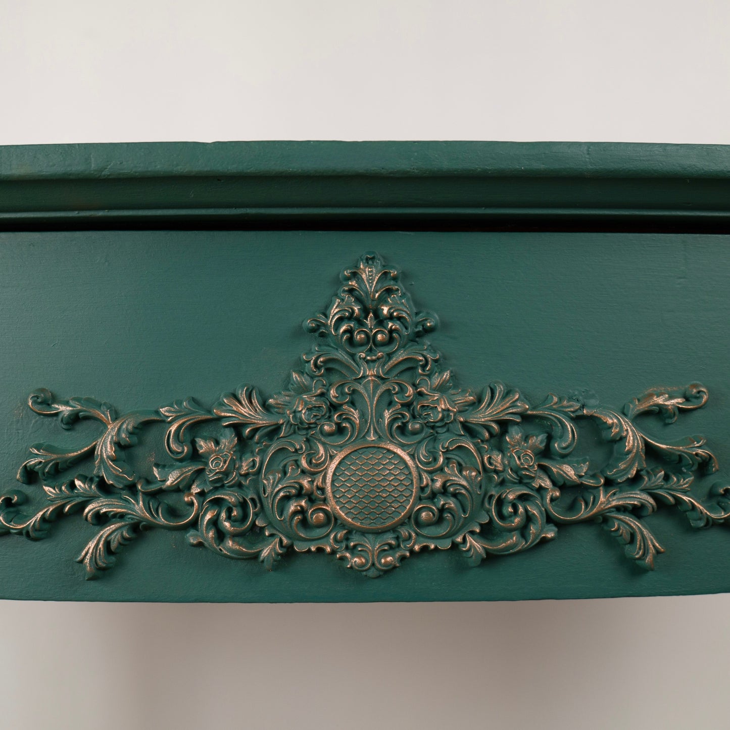 Vintage Green & Copper Oval Table – Upcycled in Botanical Elegance