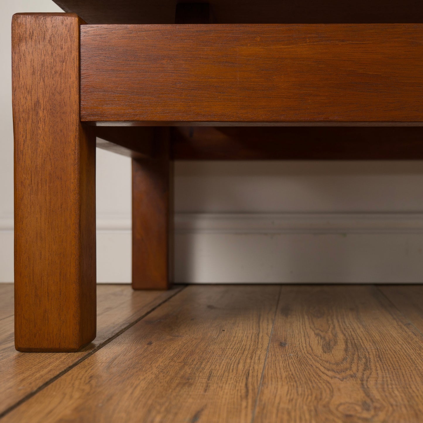 Mid-Century Solid Mahogany Coffee Table – Vintage Retro Living Room Furniture