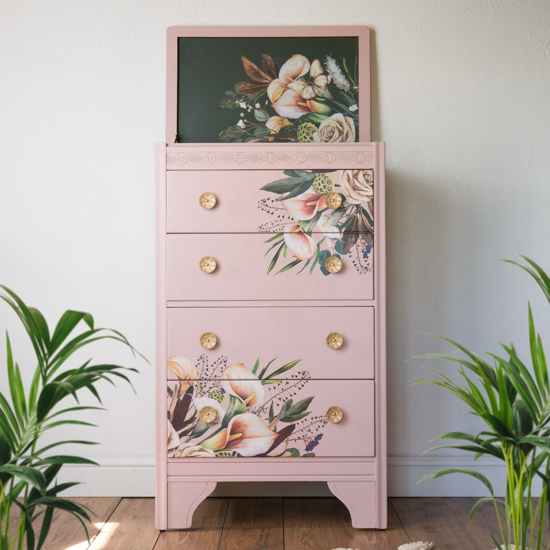 How to Integrate Vintage and Upcycled Furniture into Everyday Homes