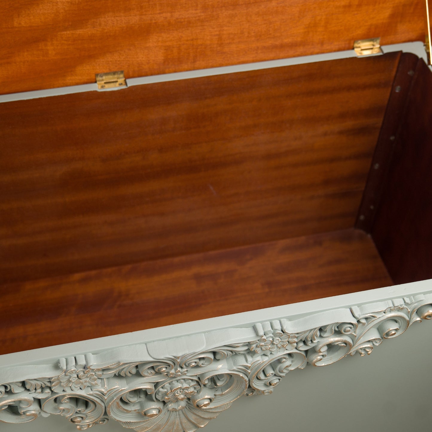 Upcycled Stag Minstrel Blanket Box – Oxford Fog, WoodUbend Carving & Pale Gold Accents