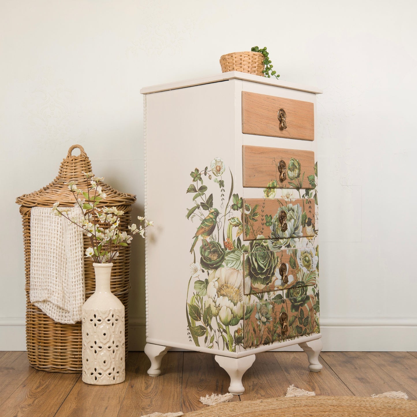 Hand-Painted Oak Chest of Drawers with Floral Accents – Unique Upcycled Vintage Furniture