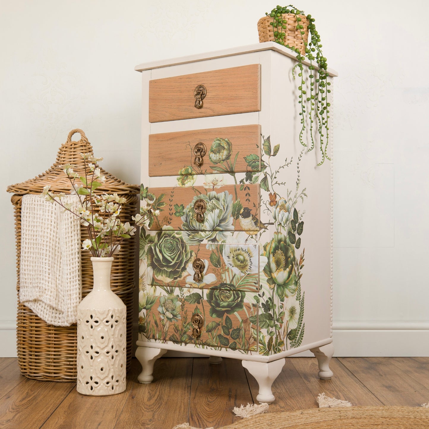 Hand-Painted Oak Chest of Drawers with Floral Accents – Unique Upcycled Vintage Furniture