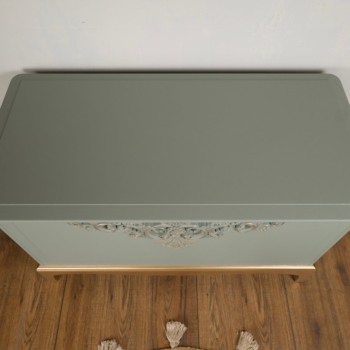 Upcycled Stag Minstrel Blanket Box – Oxford Fog, WoodUbend Carving & Pale Gold Accents