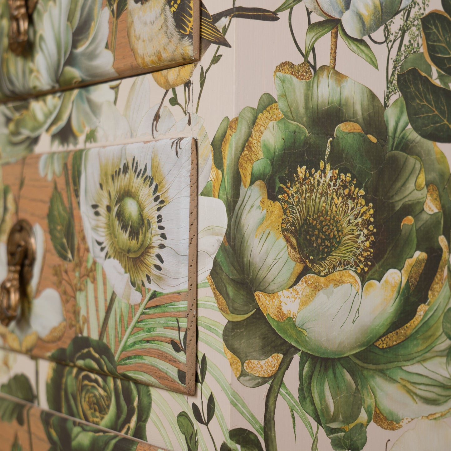 Hand-Painted Oak Chest of Drawers with Floral Accents – Unique Upcycled Vintage Furniture