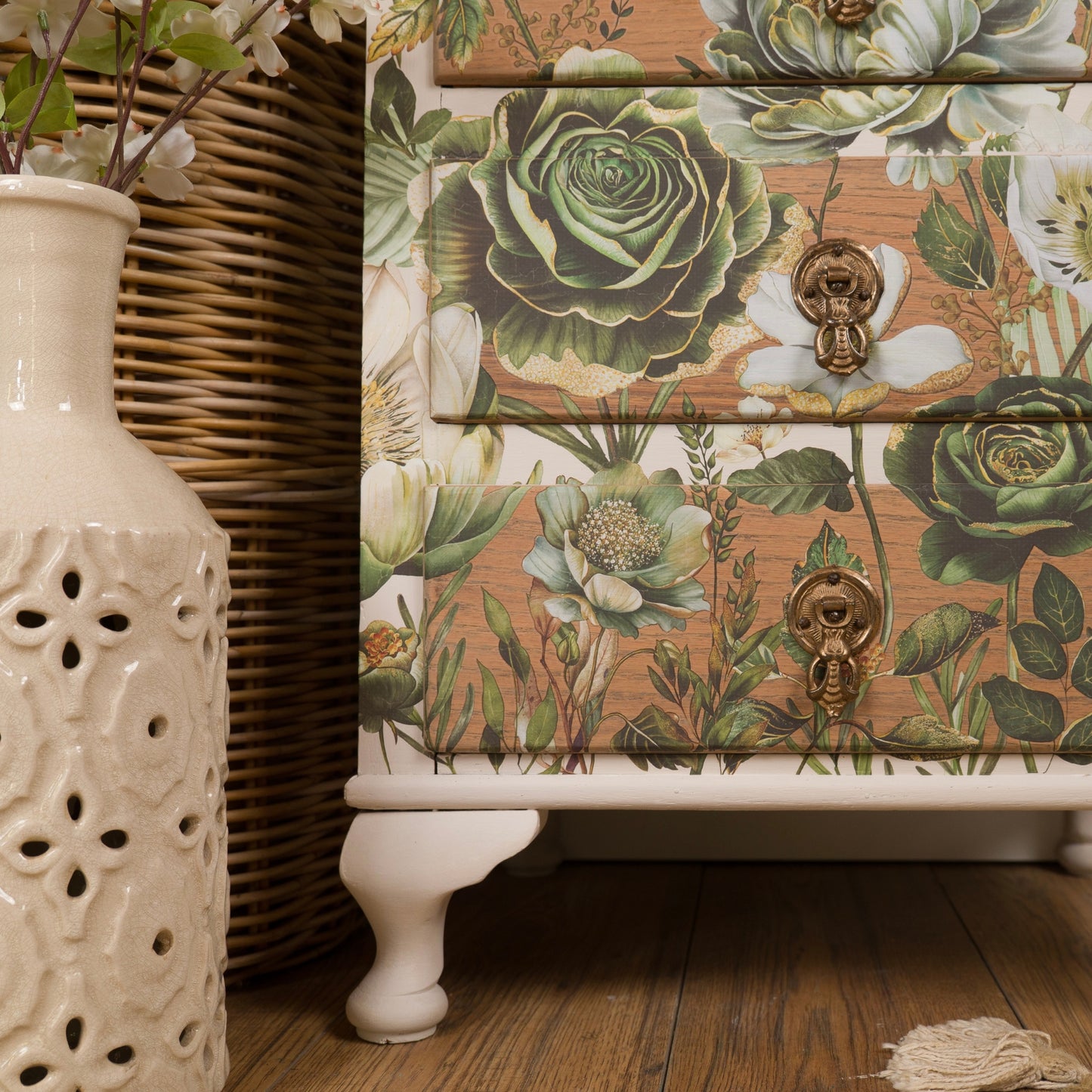 Hand-Painted Oak Chest of Drawers with Floral Accents – Unique Upcycled Vintage Furniture