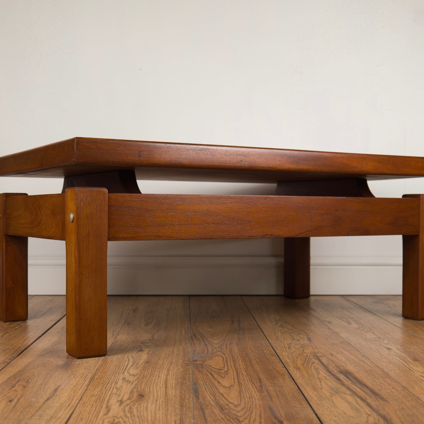 Mid-Century Solid Mahogany Coffee Table – Vintage Retro Living Room Furniture