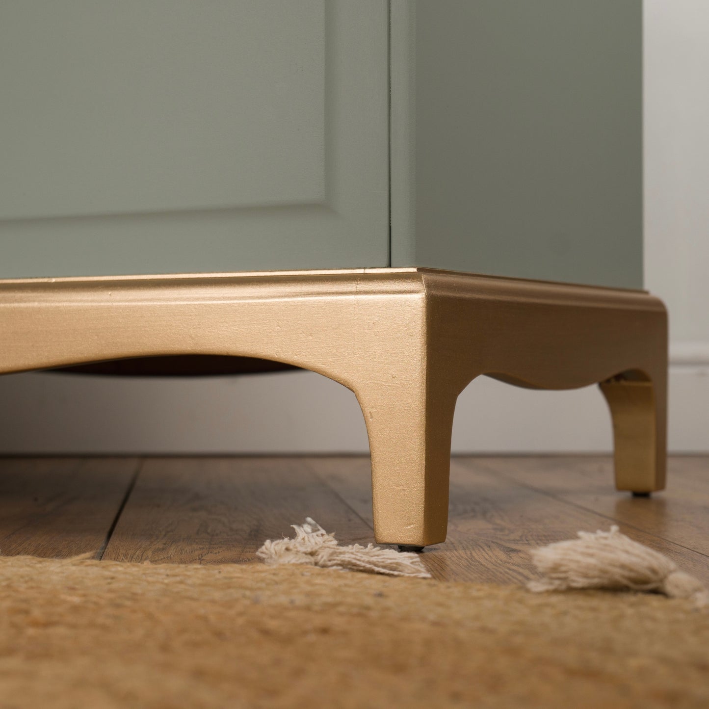 Upcycled Stag Minstrel Blanket Box – Oxford Fog, WoodUbend Carving & Pale Gold Accents