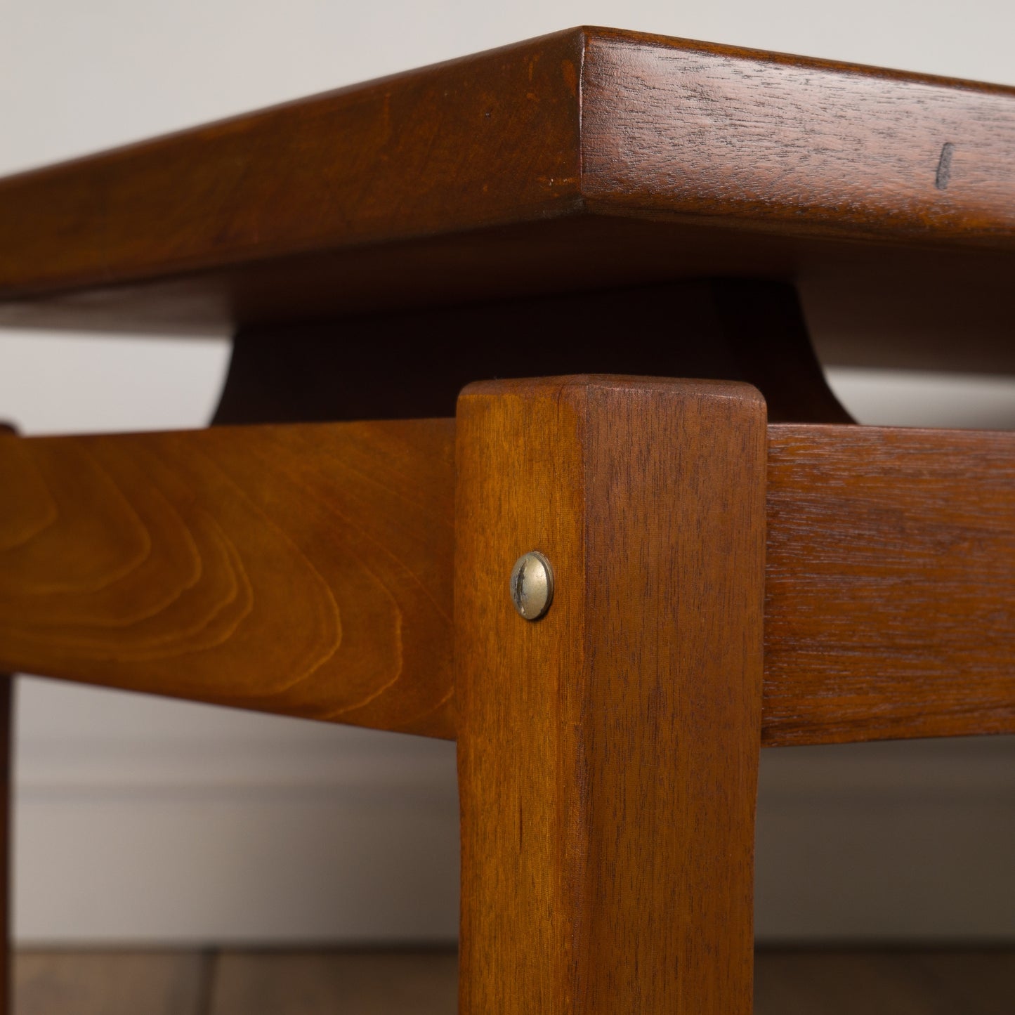 Mid-Century Solid Mahogany Coffee Table – Vintage Retro Living Room Furniture