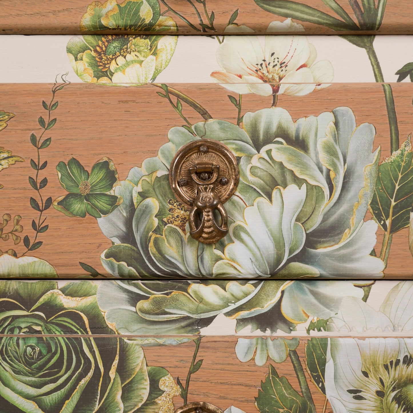 Hand-Painted Oak Chest of Drawers with Floral Accents – Unique Upcycled Vintage Furniture